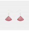 Boucles d'oreilles perçées Gingko en bois d'amarante massif poli forme feuille couleur rose essenciel