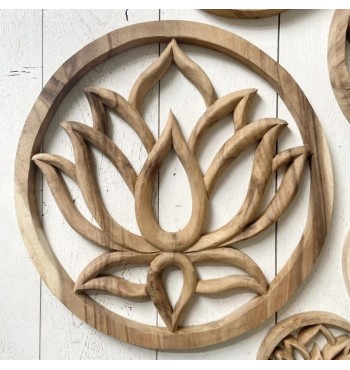 Sculpture fleur de lotus balinaise en bois artisanat bali symbole vie pureté