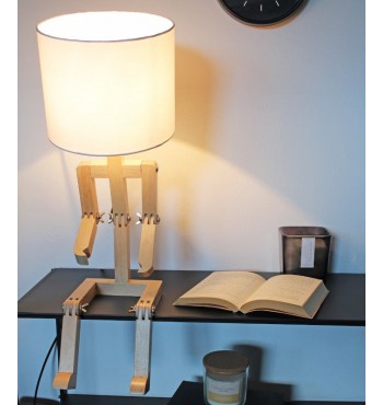 Lampe de bureau Emil poser bonhomme articulé en bois hévéa design winkee